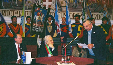 à la table de signature
