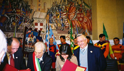 à la table de signature