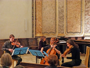le quatuor joue