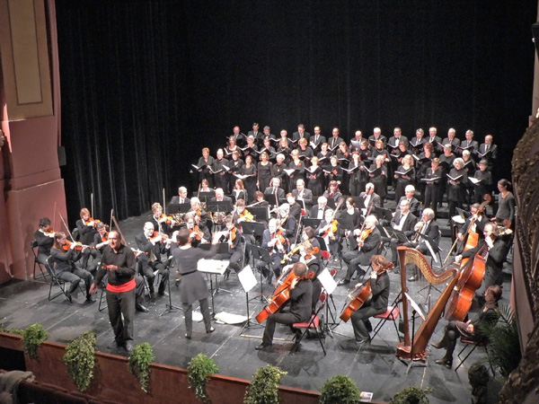 l'ensemble vocal de valence et l'orchestre jouan Carmen