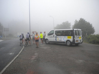 l'équipe dans le brouillard