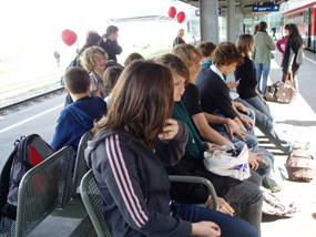 le groupe sur le quai de gare