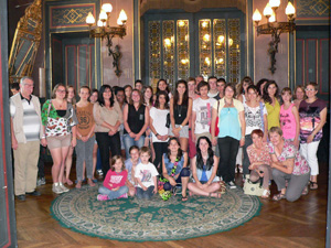 le groupe des jeunes en reception à la mairie